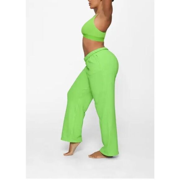 NWOT SKIMS Light French Terry Pant - Neon Green 4X, $80 A28 - Picture 1 of 7